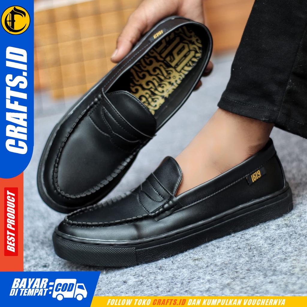 Sepatu Sneakers Pria Sepatu Casual Pria Kulit Pu Sepatu Kerja Kuliah Kondangan Sepatu Hitam Pria CRAFTS TREVOZ