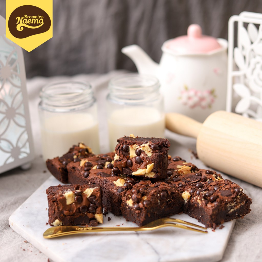 

FUDGY BROWNIES TRIPLE CHOCO 20x10cm | browniesnaema