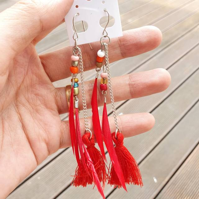 BANGKOK EARRING RED FEATHER