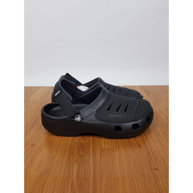 Crocs Yukon Leather / Sepatu Sandal Pria Clog / Best Seller