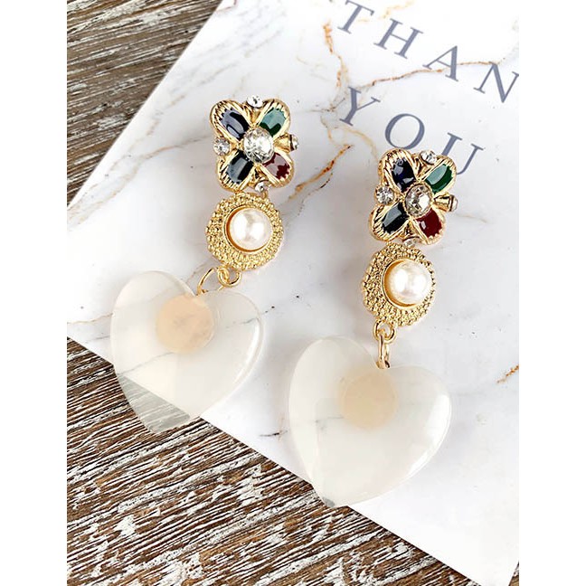 LRC Anting Tusuk Fashion Alloy Pearl Resin Love Stud Earrings F6270X