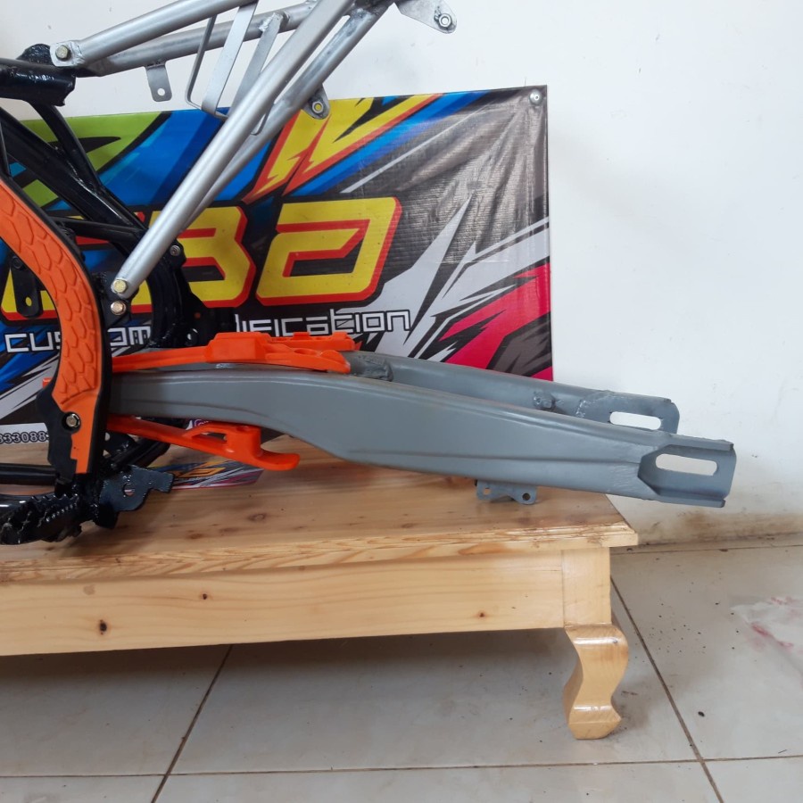 swing arm ktm 250 copy original bisa pnp klx 150 dan crf 150 L