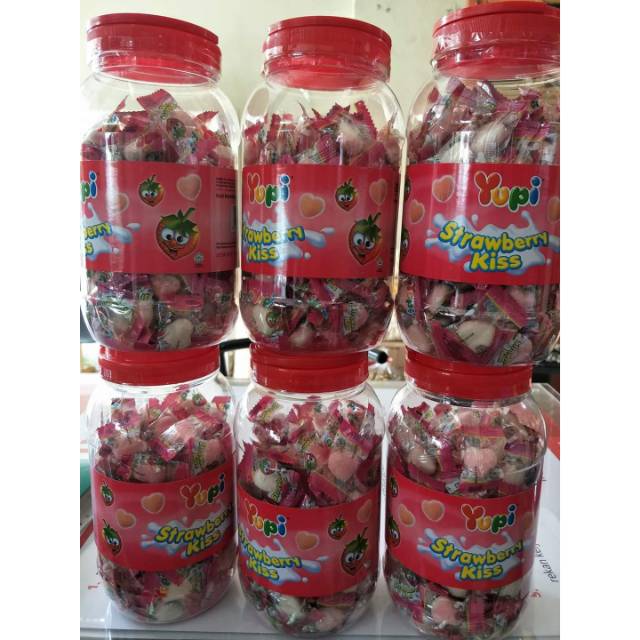 

Yupi stawberry kiss 300gr stroberi 125pcs permen manis-kenyal-cemilan murah-jajan camilan enak