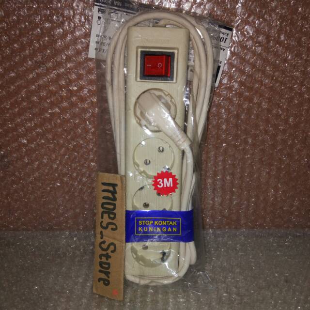 Stop kontak 4 lubang