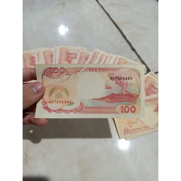 Uang Kertas 100 Rupiah Kapal Pinishi