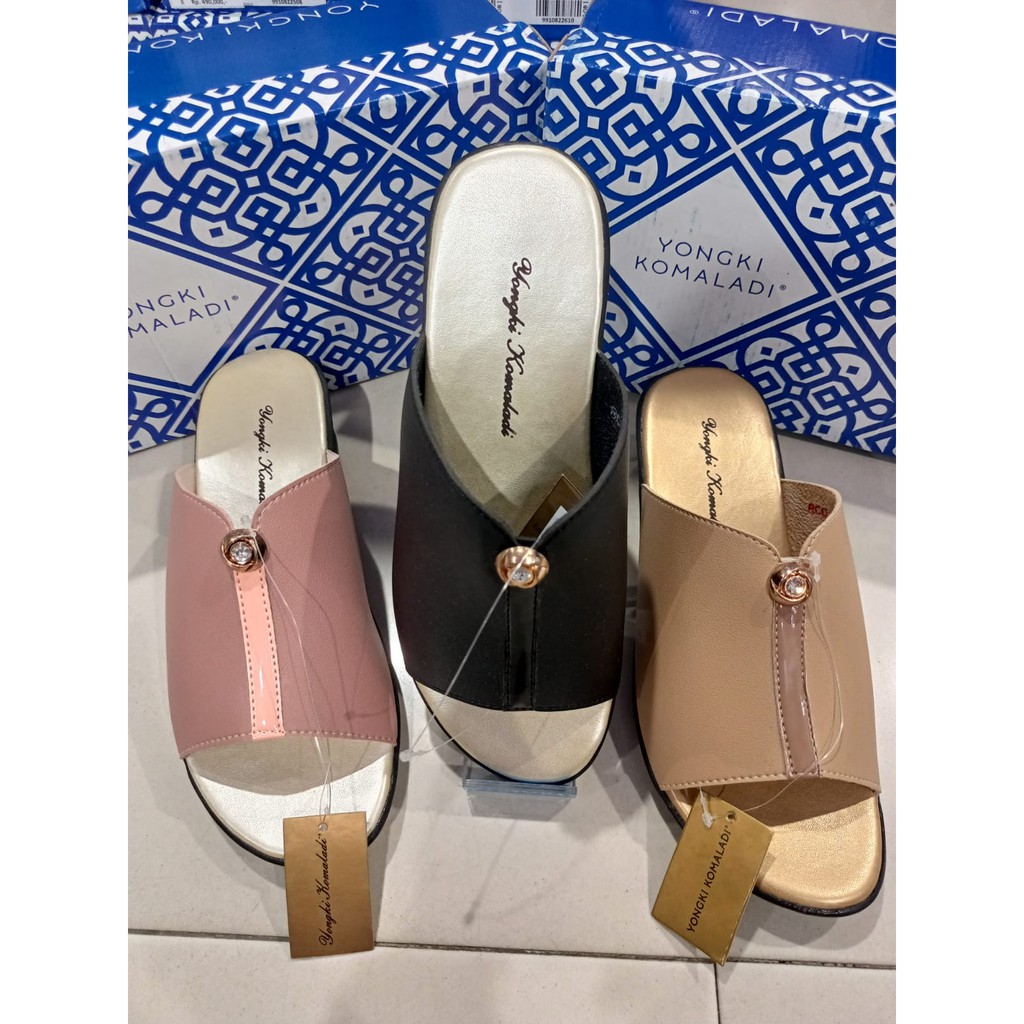 SANDAL WANITA YONGKI KOMALADI