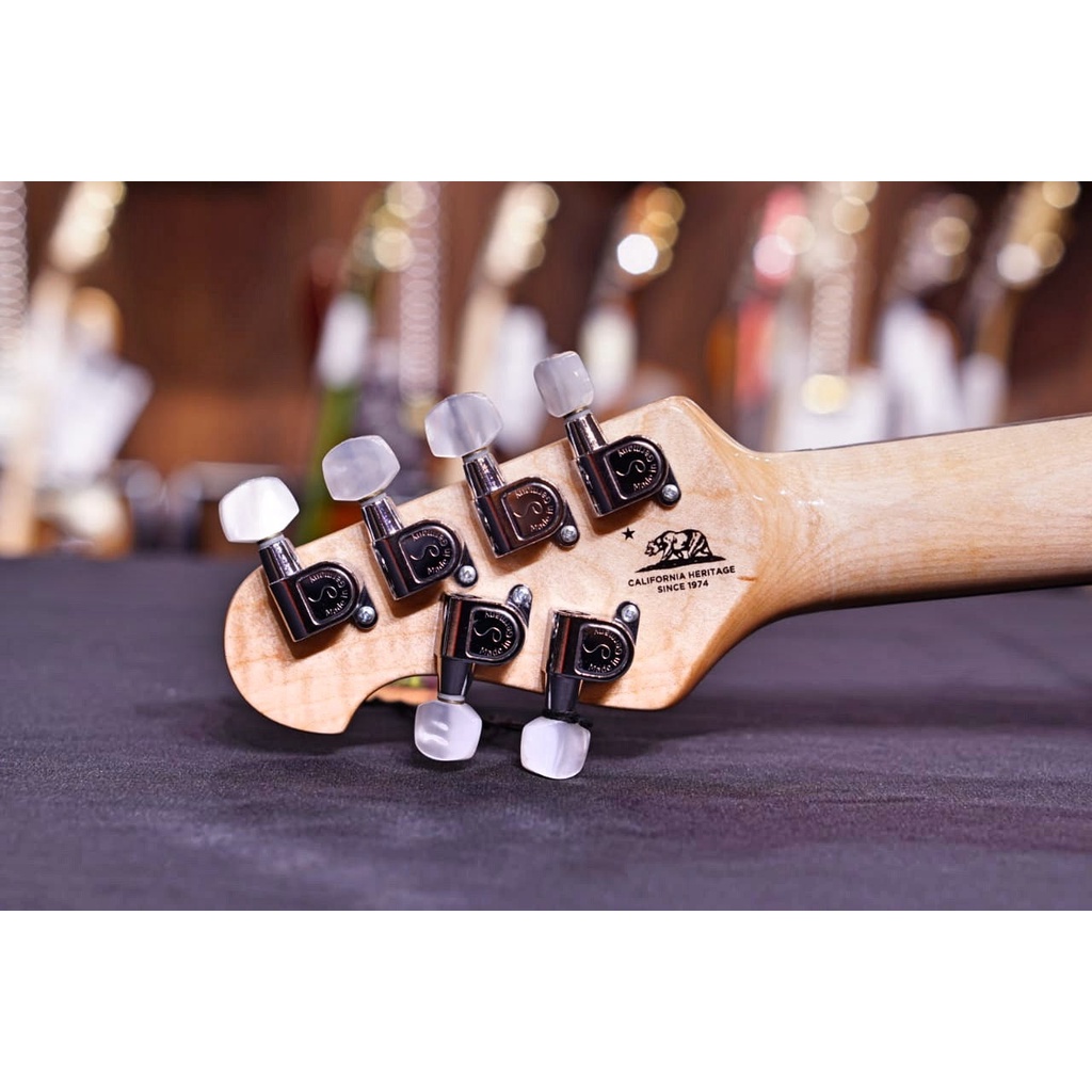 Musicman Axis natural flame