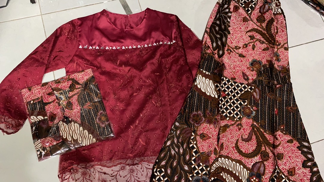 Kebaya Batik Couple Kebaya Kekinian Baju Couple Couple Lamaran