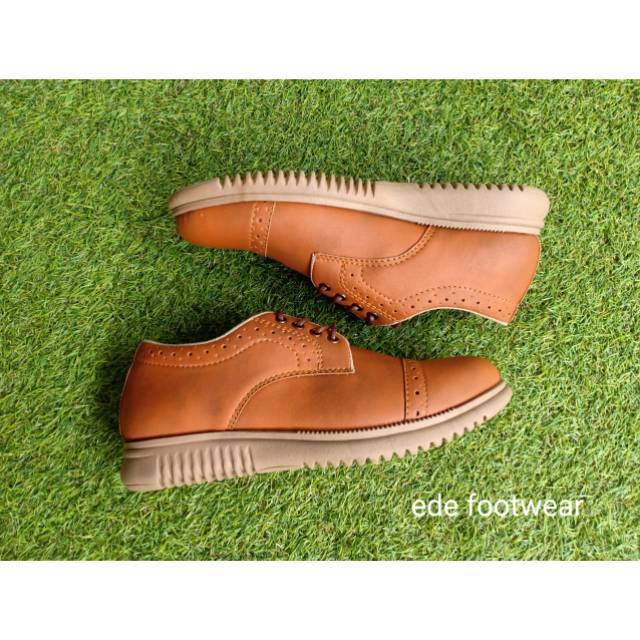 Sepatu casual sepatu kerja pria