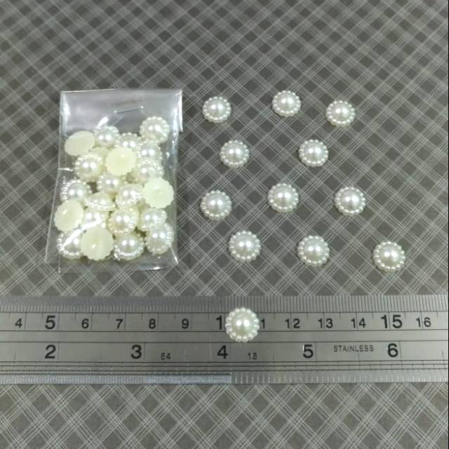 Mutiara Setengah / Mote Sebelah Motif Bunga Putih BW 10 mm (isi +/- 25 pcs)