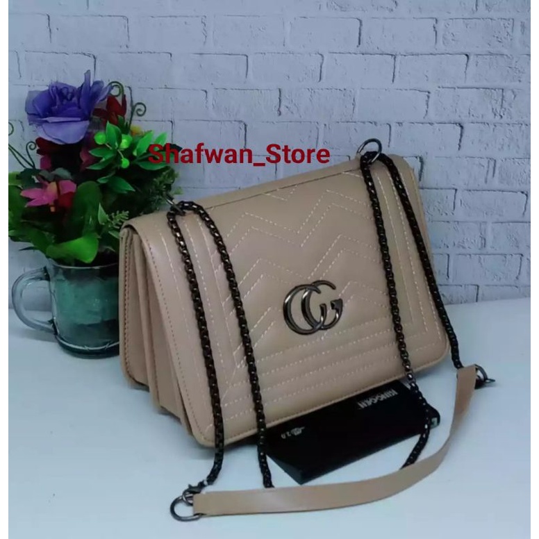 Tas Slempang GC Bordir Tali Rantai ulir blackchin//fashionkekinian//fashionwanita//#tas #taslokal #tasmurah #tasgrosirmurah #taswanita #tastanganpertama #tasfashion #taspaket #taspaketan #tascewek #tasselempang #slingbag #taswanitagaya