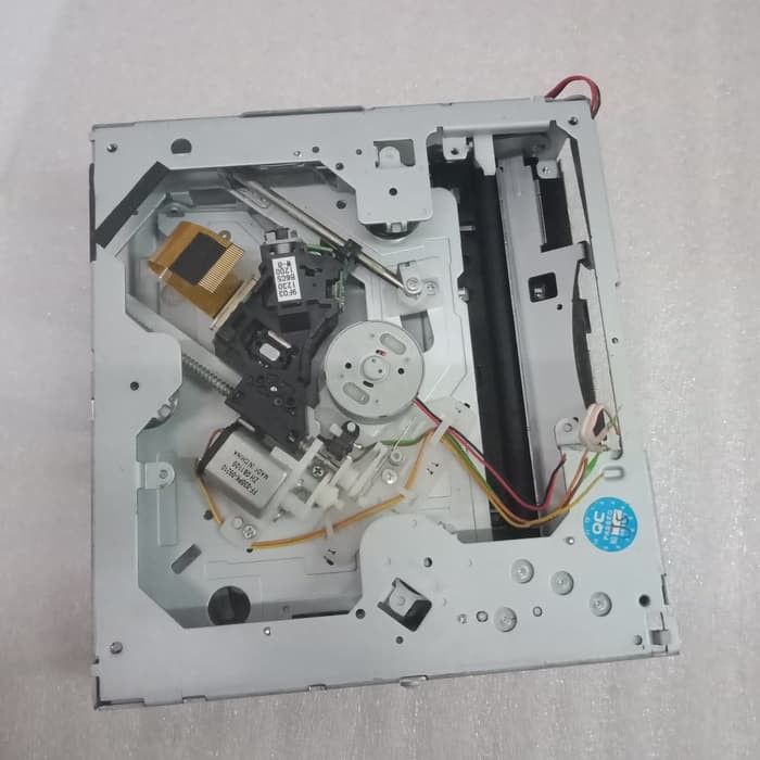 Optik + mekanik untuk dvd mobil