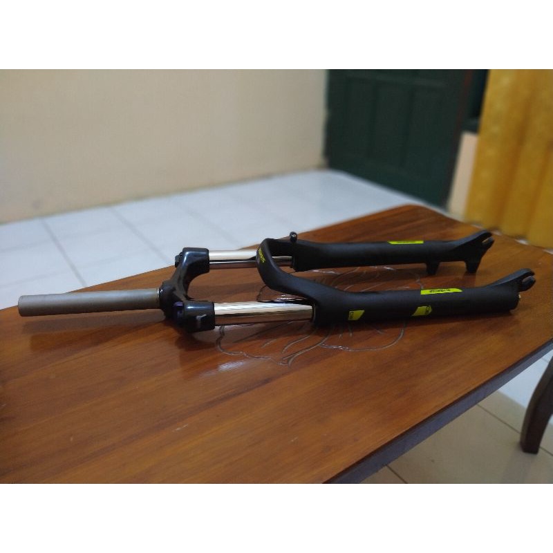 Fork Suntour XCM 30 Travel 120 Eks Polygon Xtrada 5 Limited Edition Tahun 2020