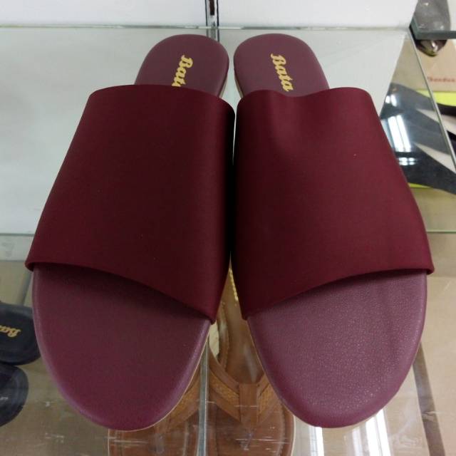 Sendal slop wanita bata