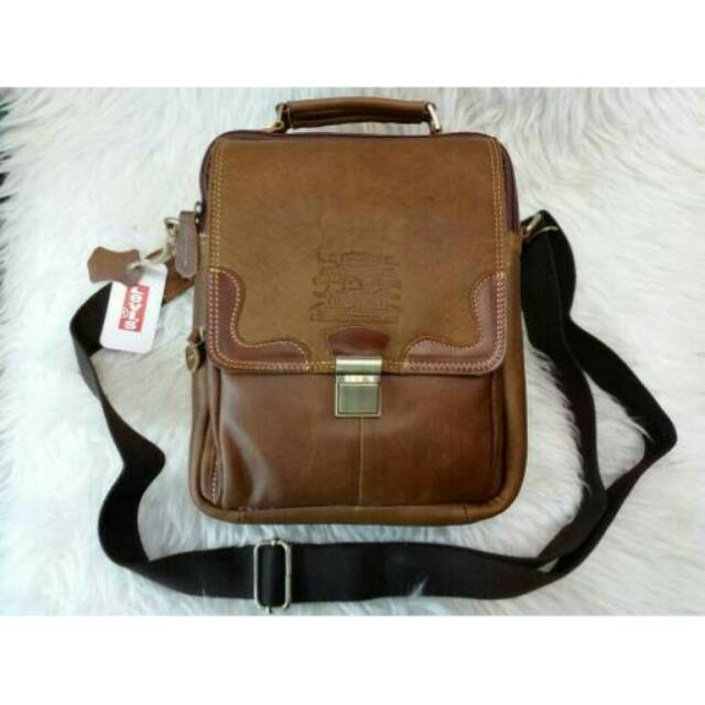 Tas pria asli 100% kulit ,tas selempang,tas levis,tas branded