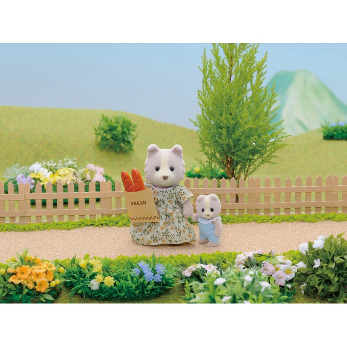 sylvanian families cycling with mother