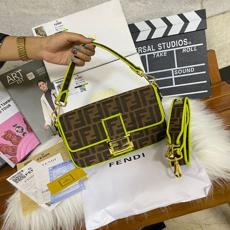 Tas Wanita Sling Fendi Canvas