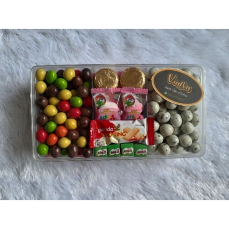 

Coklat kombinasi by Vieafka