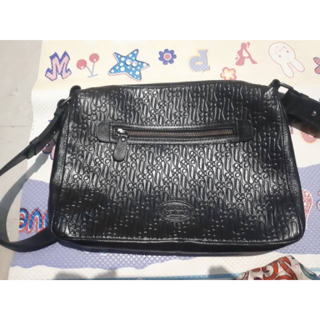 Berliano keybag parang hitam