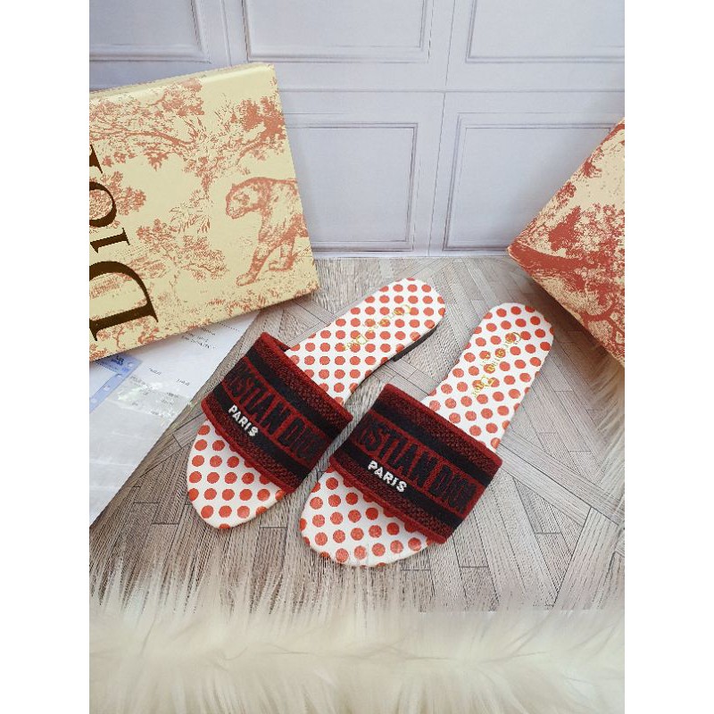 sandal fibes teplek Dior