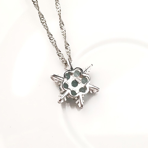 Hu Hu Hu Hu Hu Alat Bantu Pasang Kacamata♡ Kalung Rantai Pendek Liontin Snowflake Aksen Berlian Imitasi Untuk Wanita