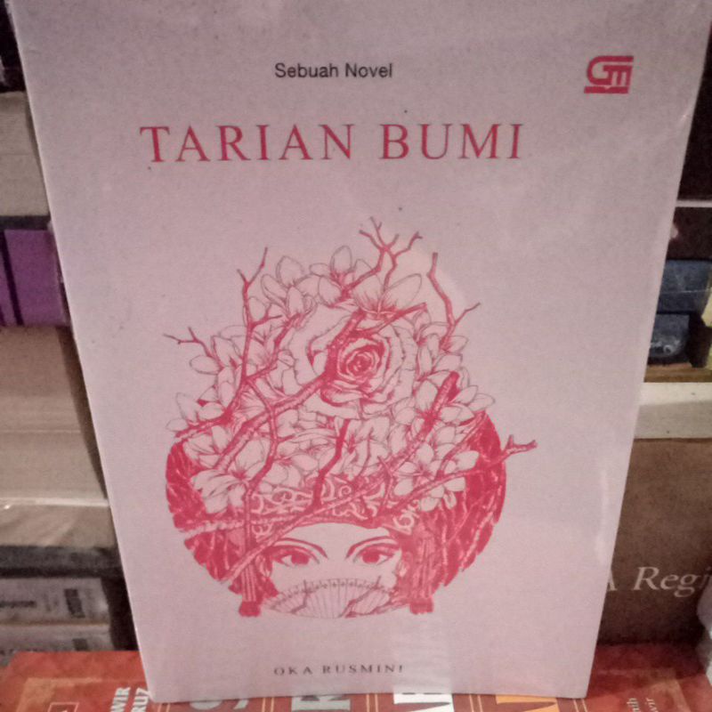 

buku novel tarian bumi Oka rusmini