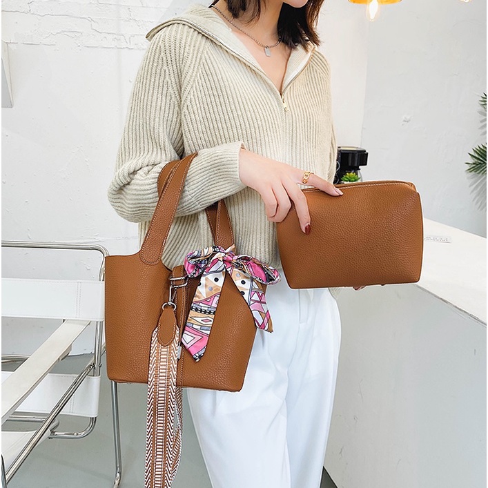 TFT AX20036 92704 AX704 (1 KG MUAT 2) Tas Selempang Wanita Import SLINGBAG Basic Elegant