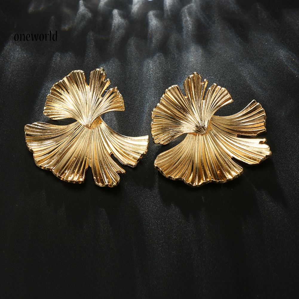 Oneworld Anting Tusuk Gantung Statement Wanita Desain Daun Ginkgo Asimetris Gaya Vintage Untuk Hadiah