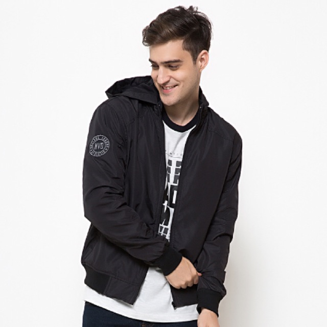 Jaket Parasut Pria Nevada Hitam