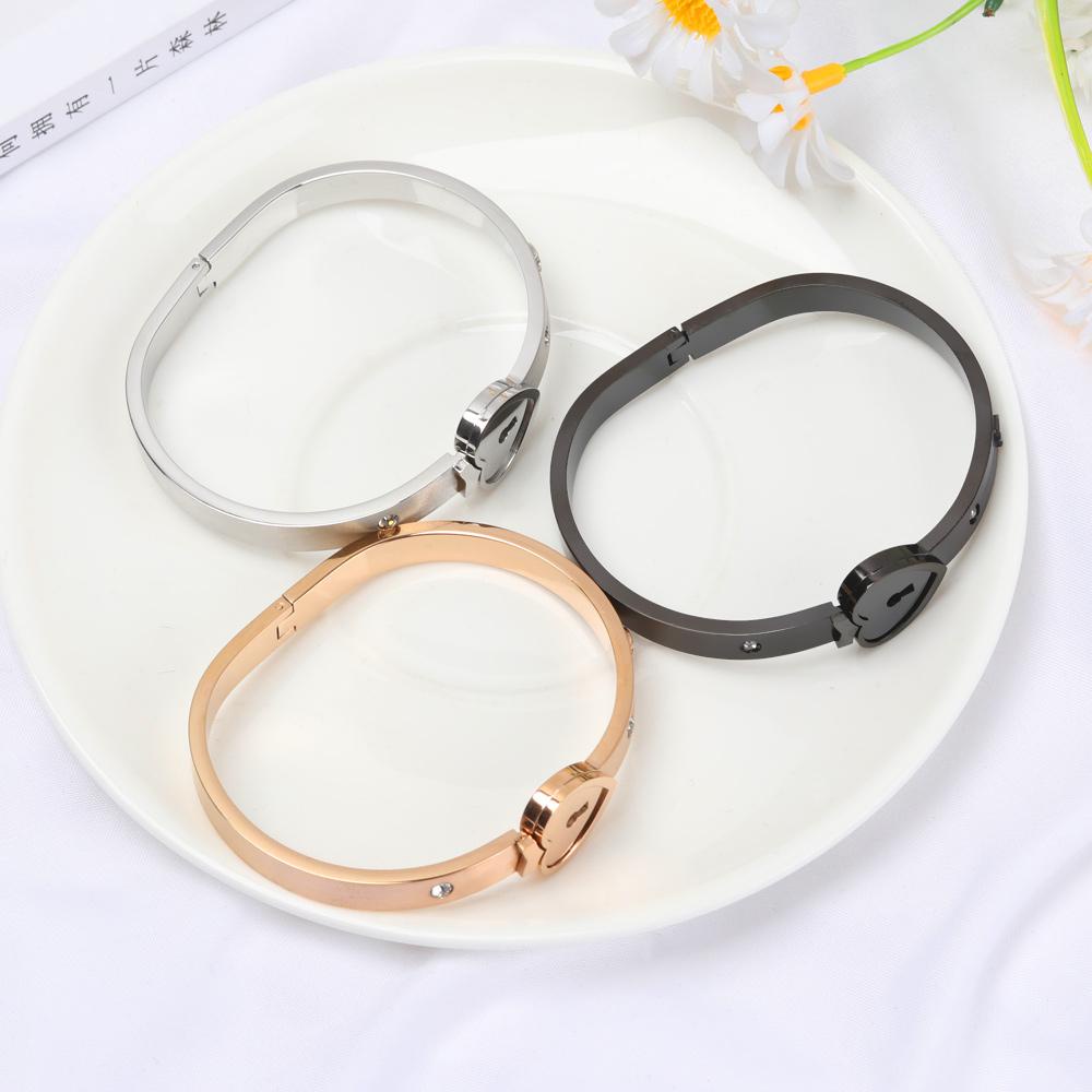 Lily Concentric Lock Key Fashion Pria Dan Wanita Perhiasan Kalung