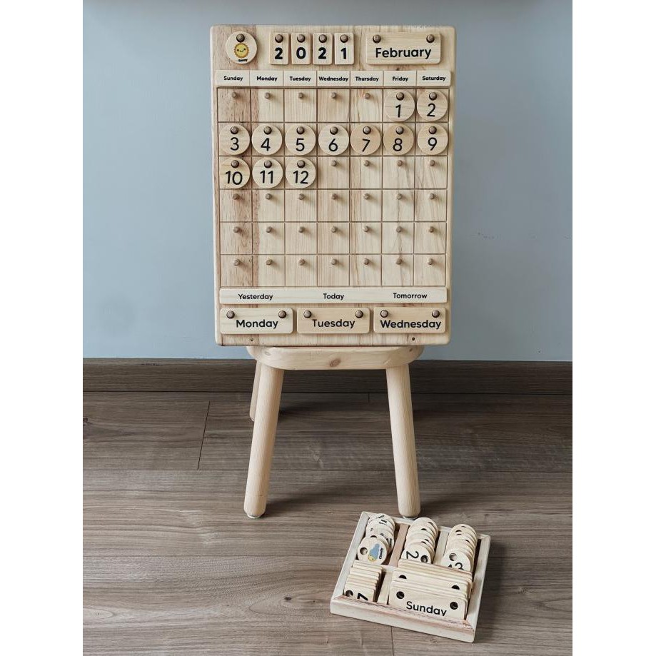 

WOODEN CALENDAR