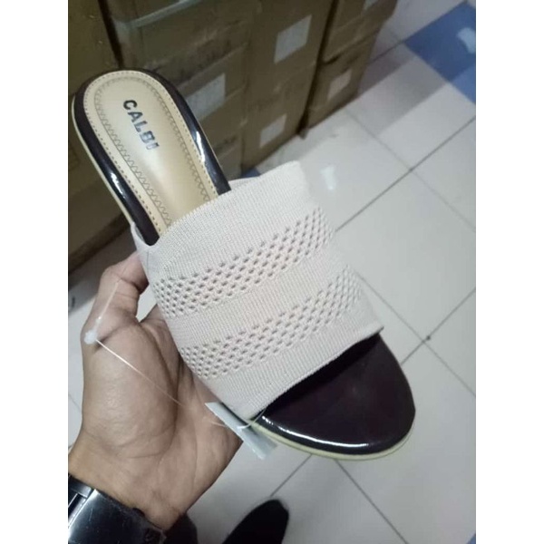 sandal calbi ori crem
