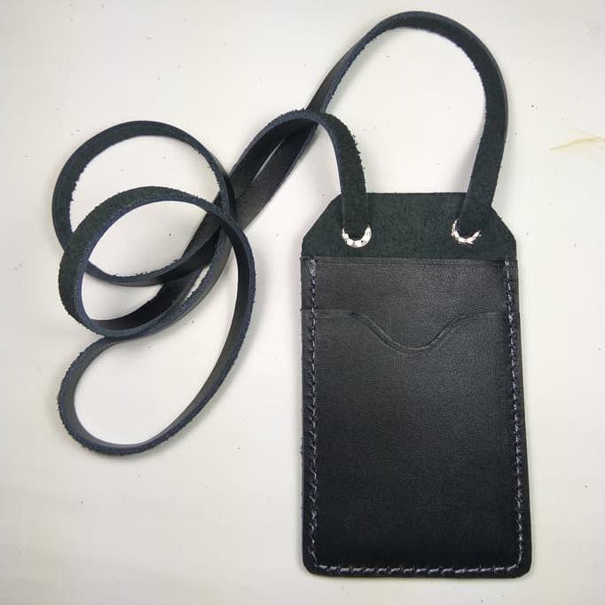 

Terbaru Gantungan Id Card Unik Kulit Asli Warna Hitam | Id Card Holder Dijamin Ori