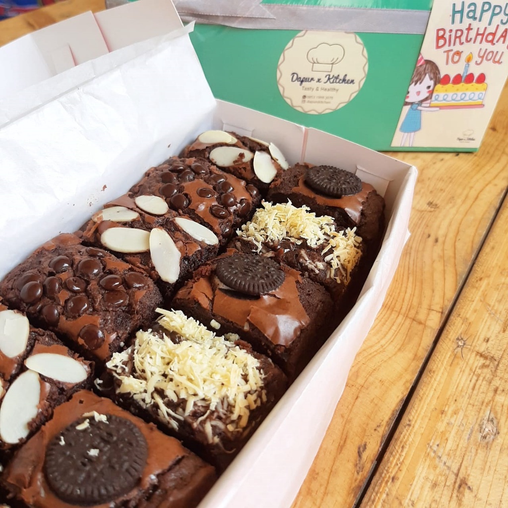 

BROWNIES FUDGY DARK CHOCOLATE FREE GREETING CARD DAPURXKITCHEN