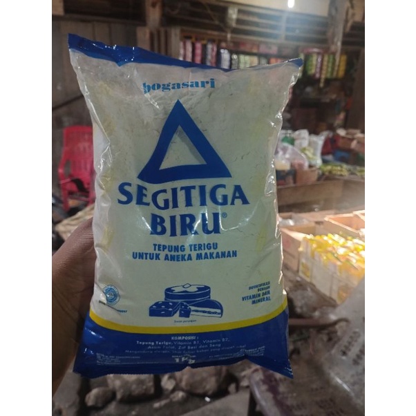 

TEPUNG SEGITIGA BIRU