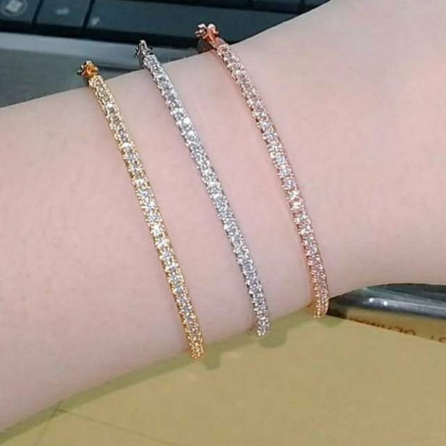 Gelang Wanita, GelangTitanium Asli, Anti Karat dan Anti Alergi, Dijamin kualitas terbaik dan dijamin Real Pict, Pilih 1 dari 3 warna 100%, Bisa COD dan Gratis Ongkir