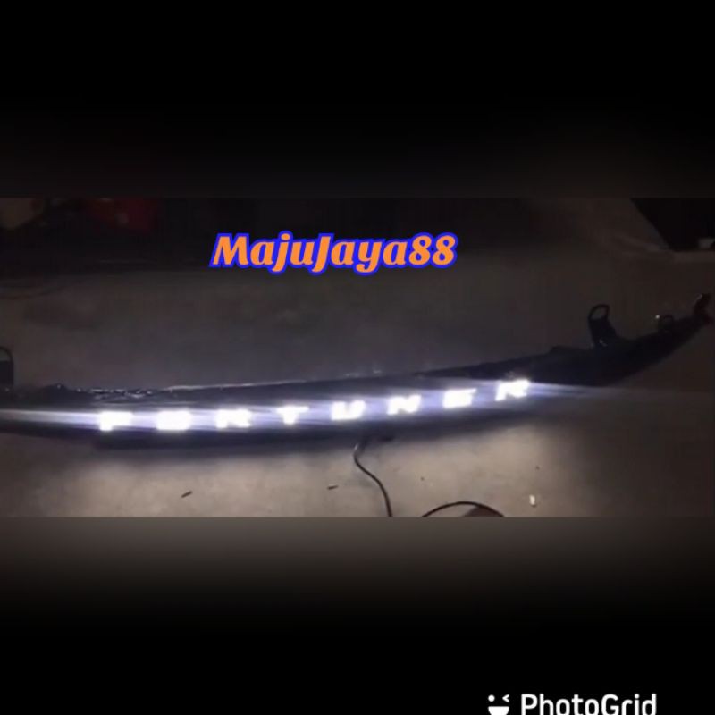 TrunkLid All New Fortuner LED on / List Bagasi Belakang Fortuner 2016 Lampu