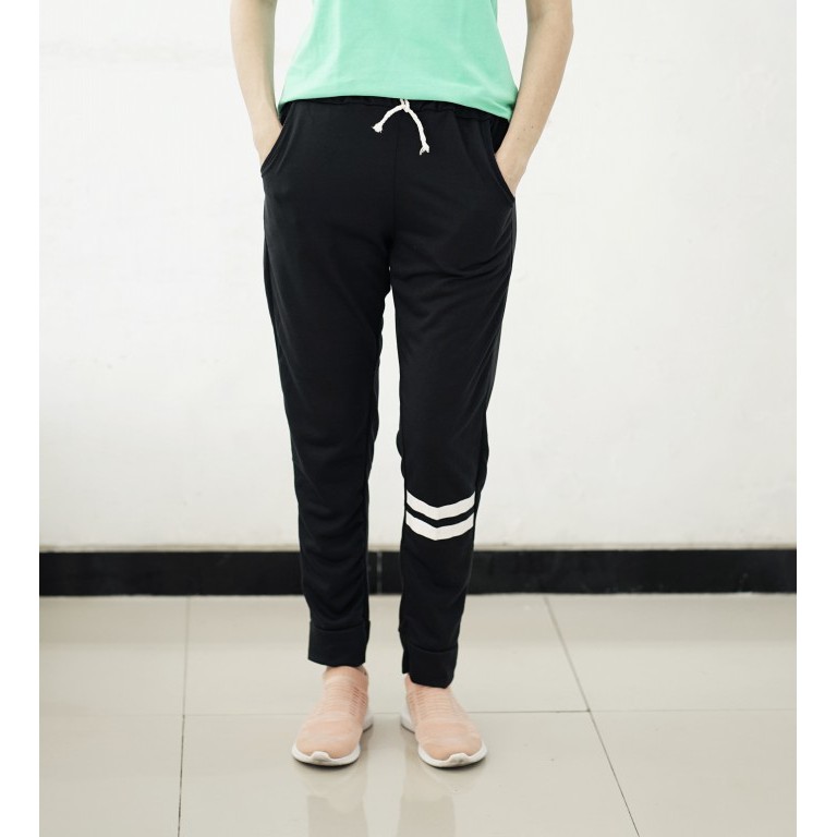 Celana olahraga wanita. Celana gowes wanita. Celana olahraga modis