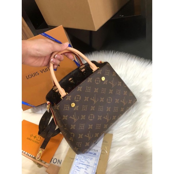 Montaigne with Box Magnet M41055