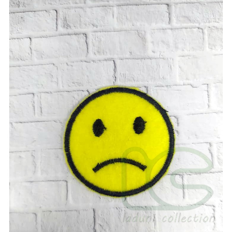 Patch bordir EMOJI / Patch Smile Tempel IRON ON setrika