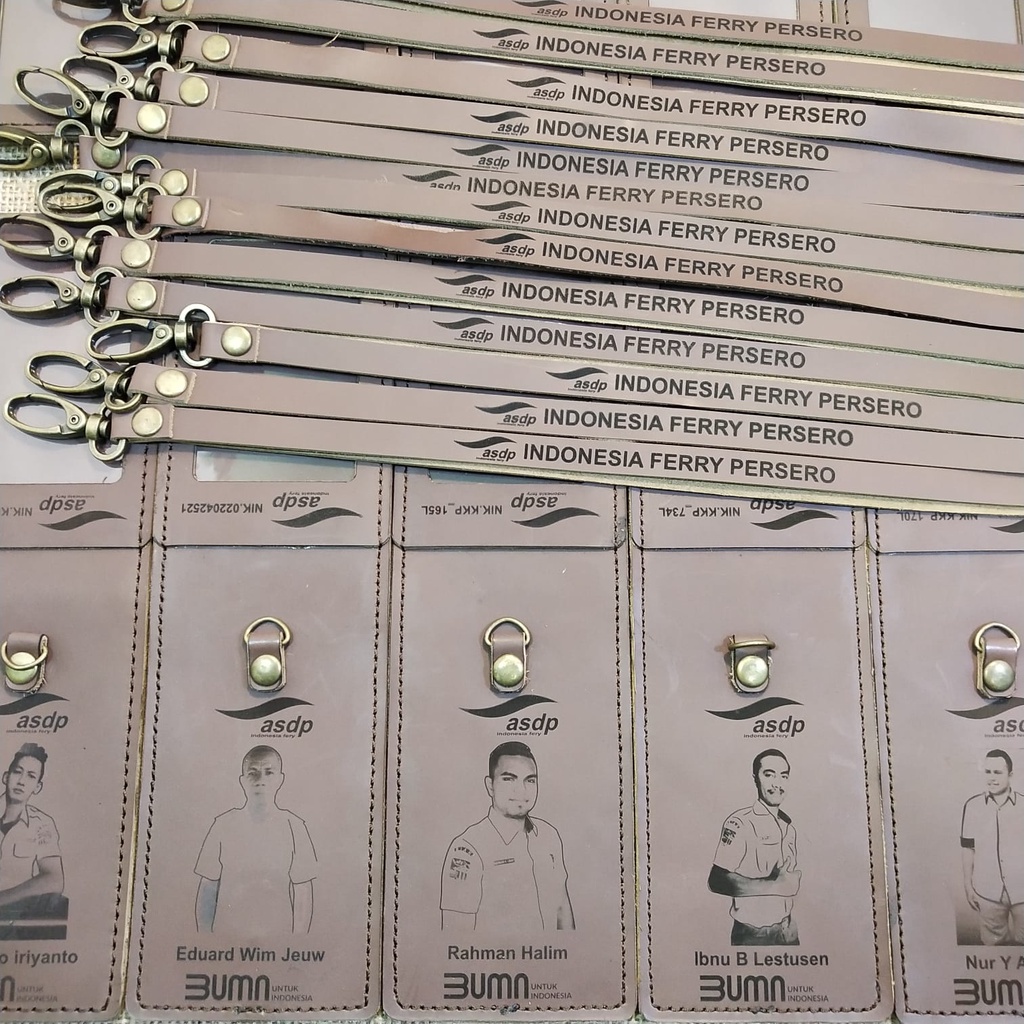 

Flip Magnetic Leather ID Card Holder - ID Card Holder Kulit Lipat - Name Tag Holder - leather craft