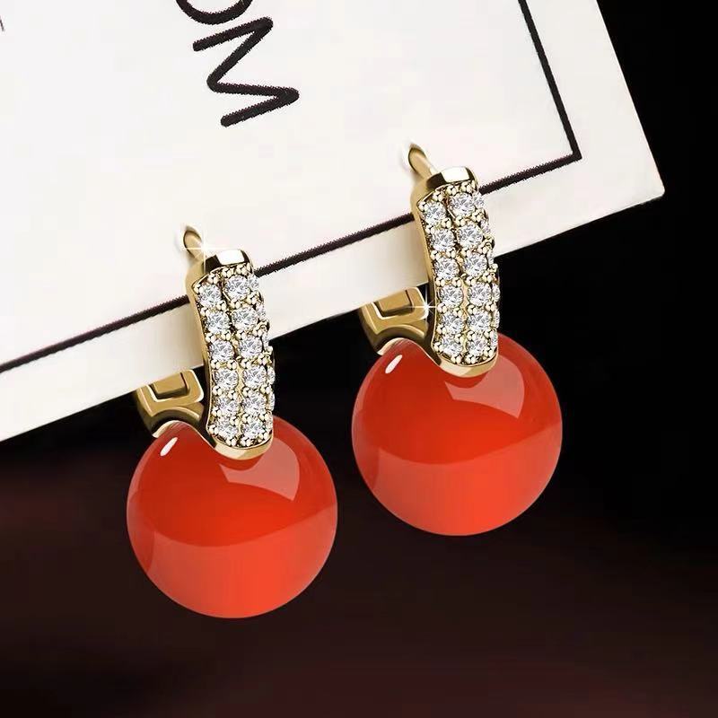 Anting Bahan Titanium Steel Aksen Mutiara Warna Merah Gaya Vintage Korea