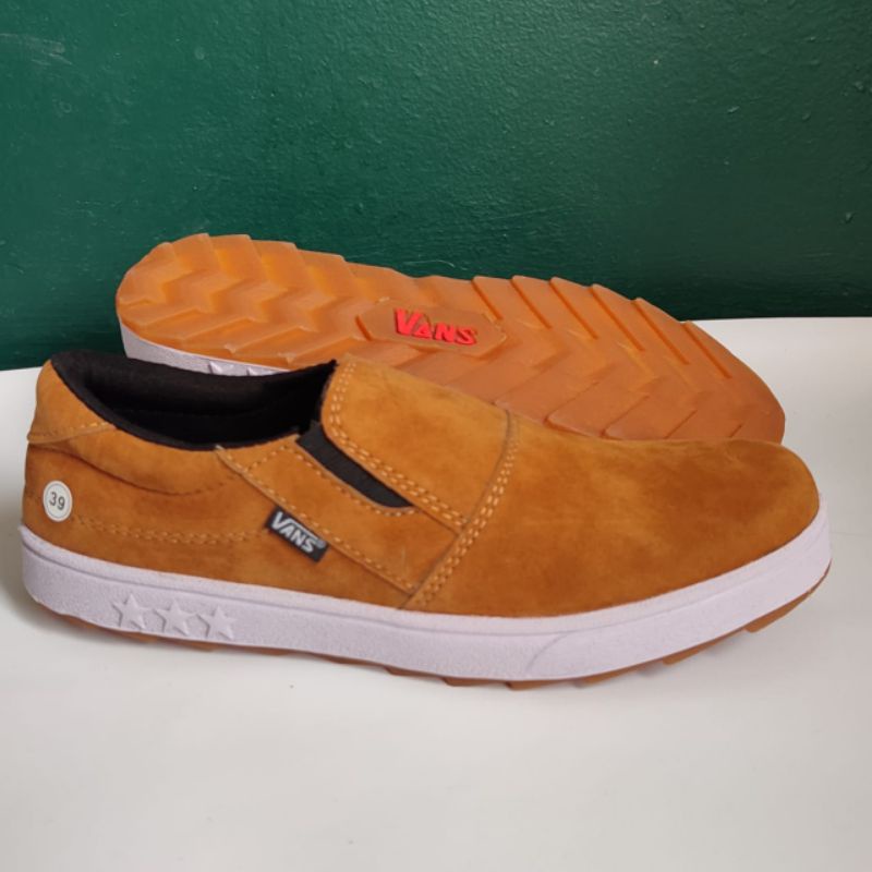 Sepatu Slip On Casual Pria Slop Tanpa Tali Sneakers Kasual Cowok Terbaru Buat Gaya dan Santai Slop Bustong Coklat