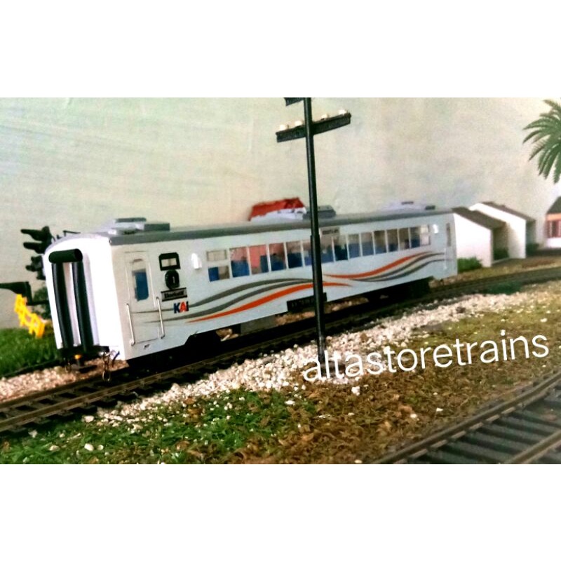 Miniatur Kereta api gerbong penumpang K1 eksekutif