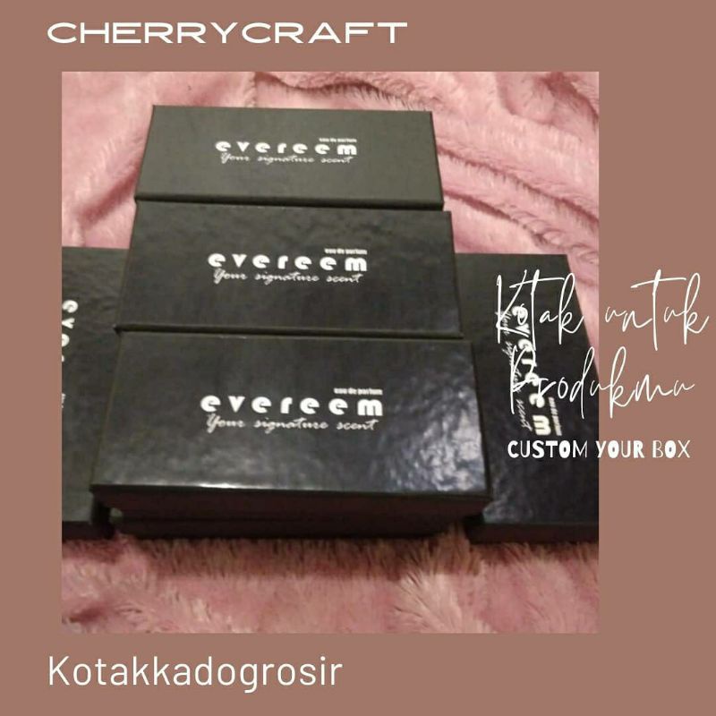 

Box untuk paking kacamata 17x7x5cm cover dalam min12pcs