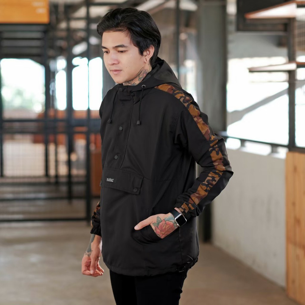 WOLV ORIGINAL COUGLE NOISE Jaket parasut  jaket pria hitam motif oranye seri art OCN003