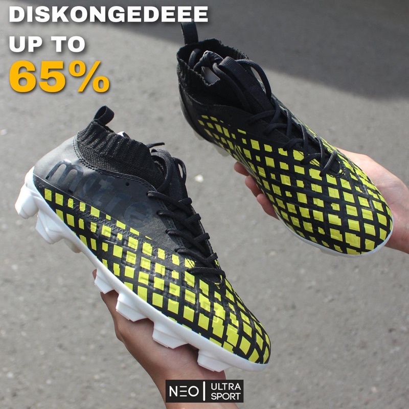 Mitre Invader sepatu sepak bola