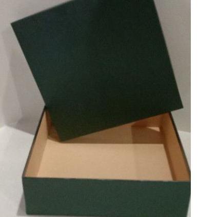 

Terbaik! Gift Box Kotak Kado 22x22T10, 25x25T10, 25x20T5/Kotak Kado/Kotak Hadiah