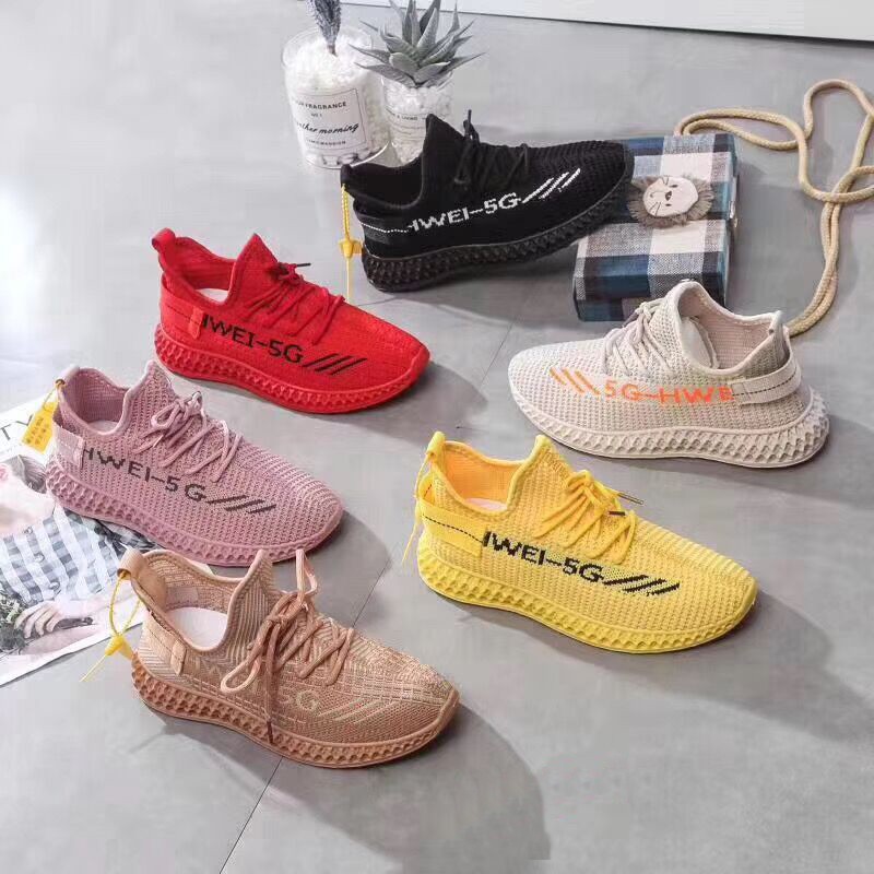 Sepatu Sneakers Wanita Tanpa Tali Model Sport untuk Lari Sepatu Sneakers Wanita Tanpa Tali Model Sport untuk Lari