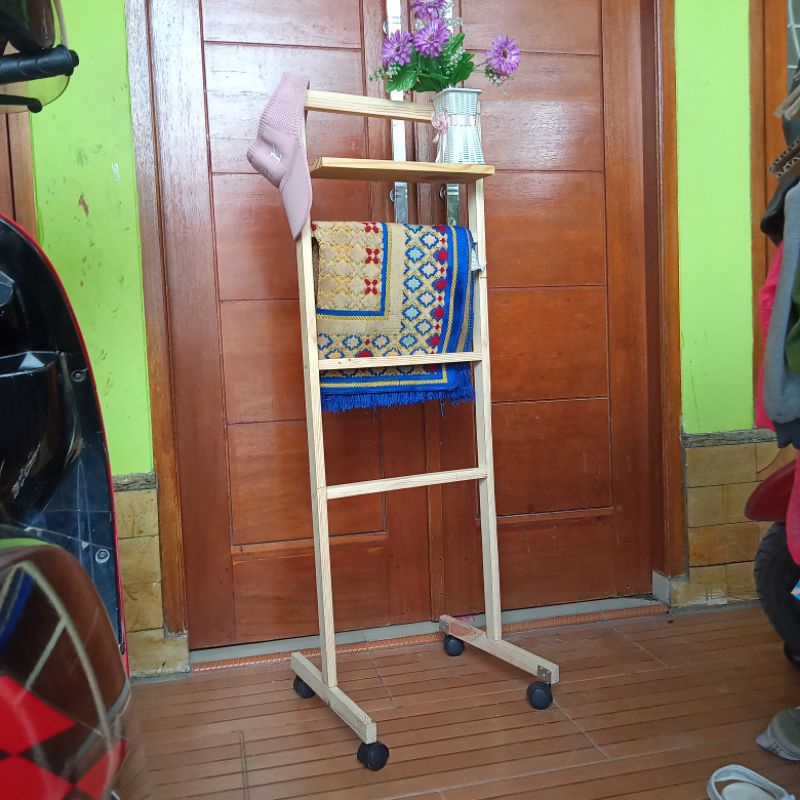 rak tangga kayu ada varian roda stand hanger hijab jilbab gondola ladder  serat kelihatan mukenah sa